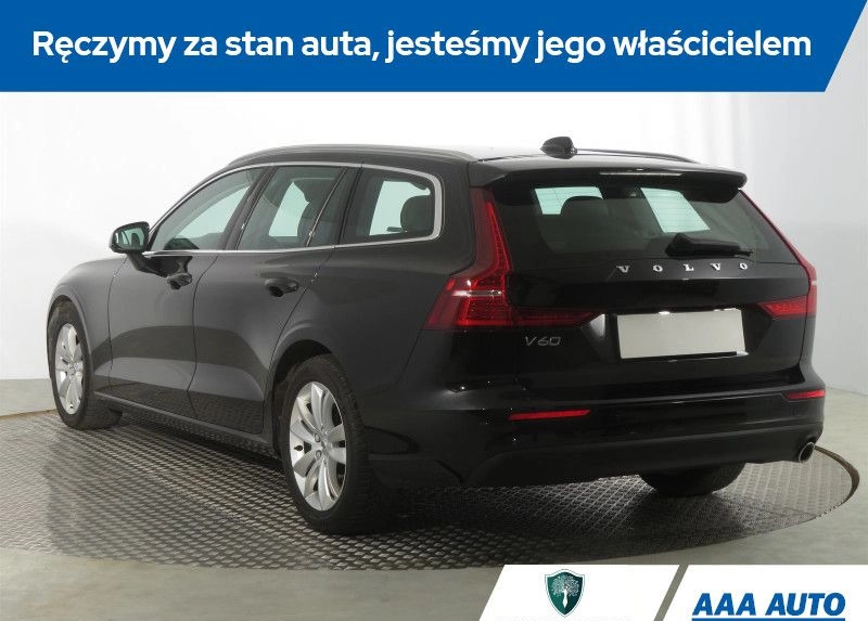 Volvo V60 cena 96000 przebieg: 145172, rok produkcji 2019 z Supraśl małe 254